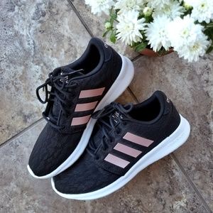 Adidas • Women's Cloudfoam QT Sneaker